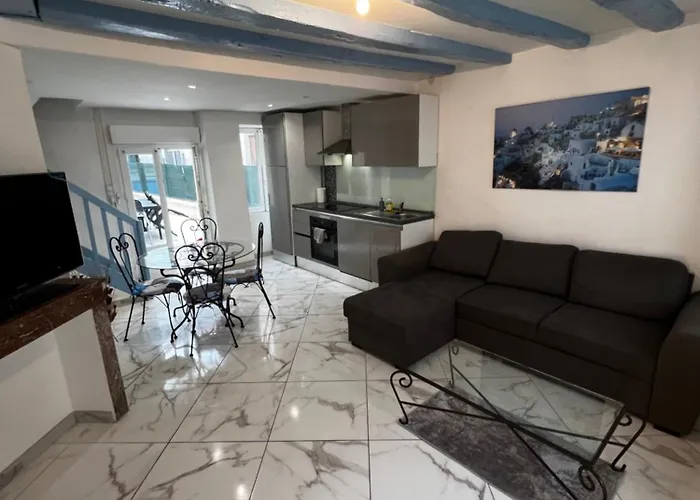 Maison De Ville Avec Terrasse